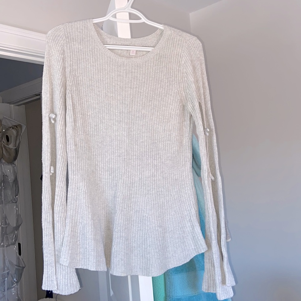 Lauren Conrad sweater! XS, but fits small.
